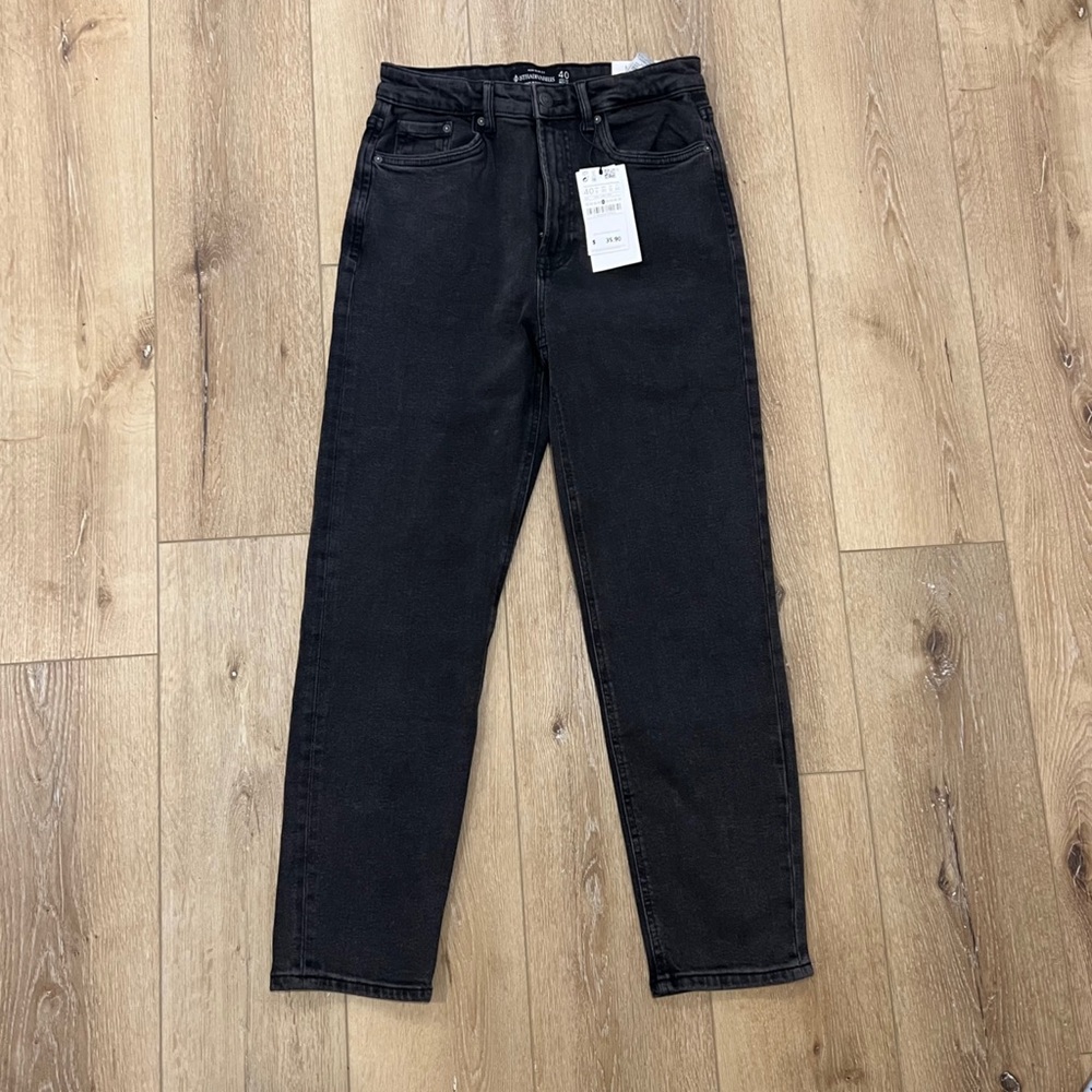 Stradivarius slim fit MOM jeans in washed black - 8